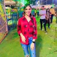 Simran Kapoor
