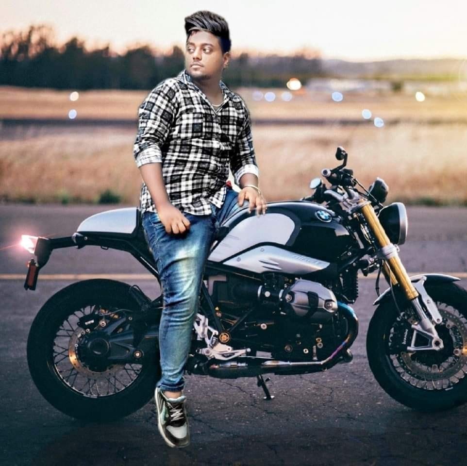 Suraav DeshpandeProfile Image